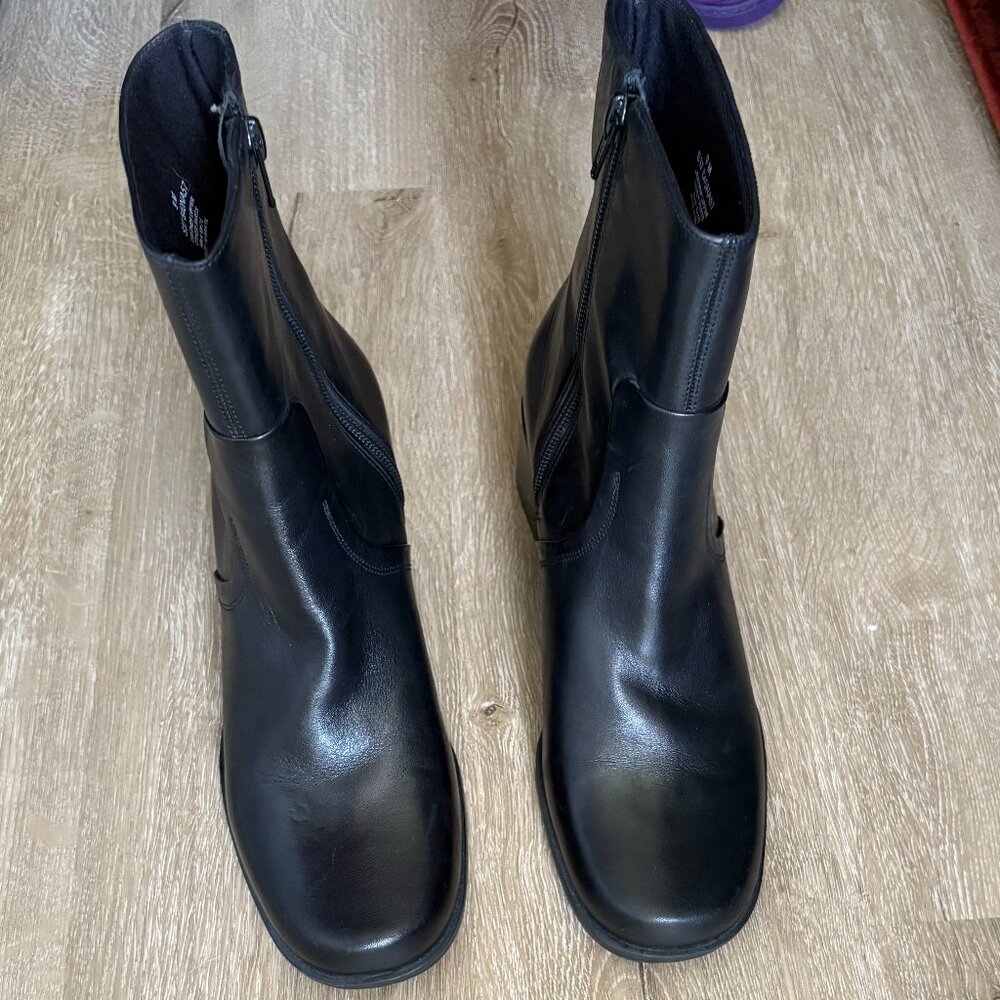 Naturalizer Ankle Bootie - Size: 9